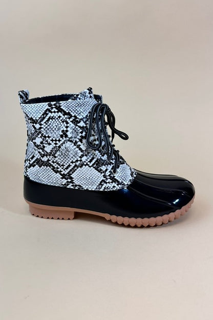 ANIMAL PRINT LACE UP WINTER RAIN