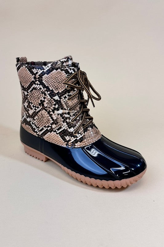 ANIMAL PRINT LACE UP WINTER RAIN