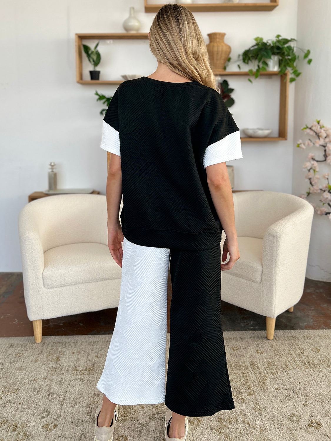 Texture Contrast T-Shirt and Wide Leg Pants Set