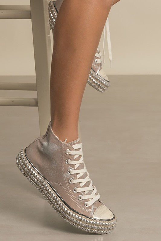 HIGH TOP STUDS SNEAKERS