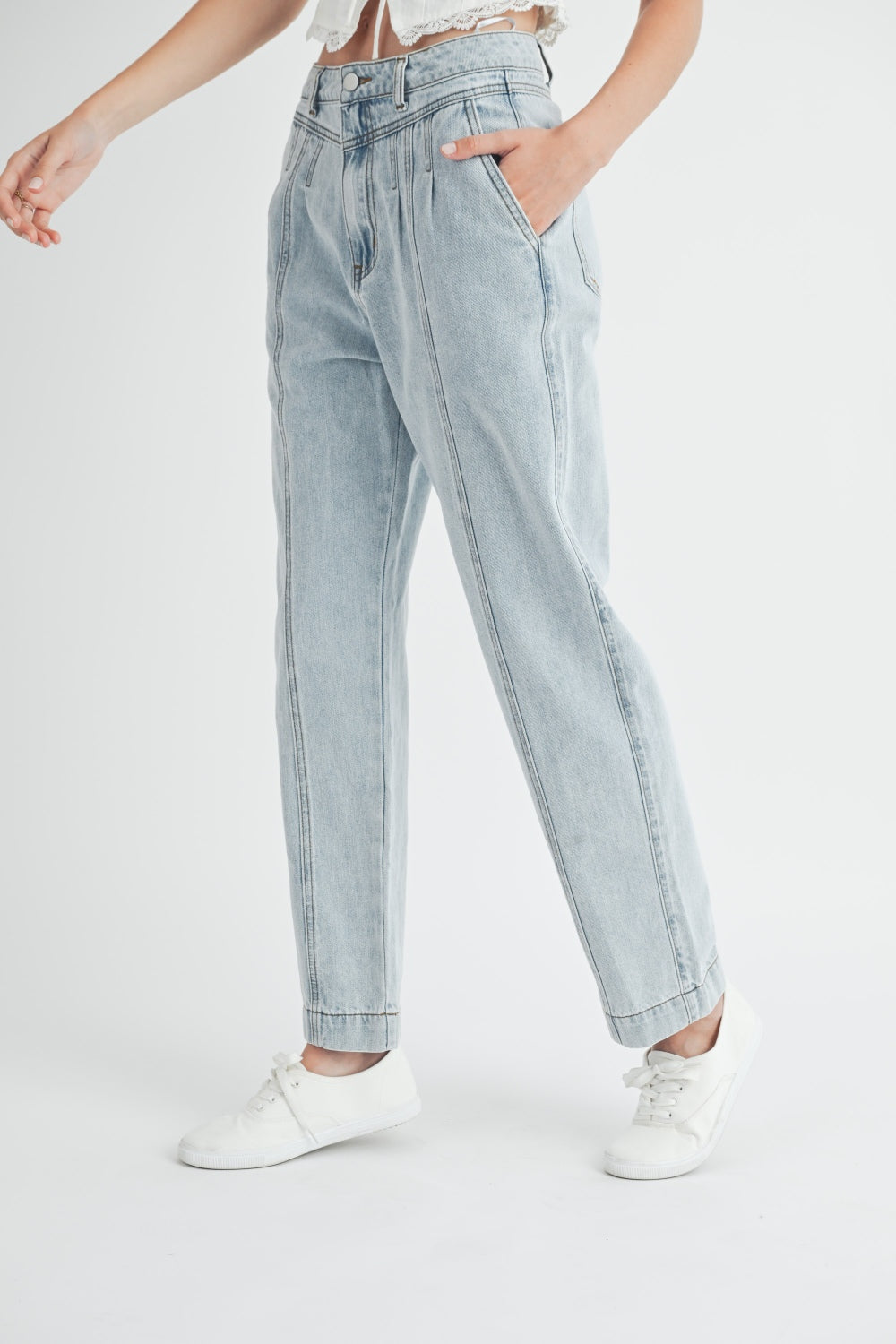 Pleated Front Detail Straight Jeans